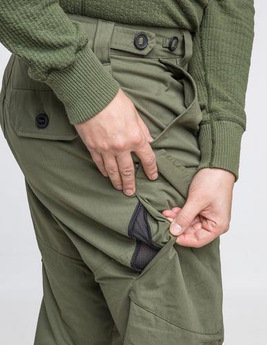 Särmä Windproof Cargo Pants. Zippered vent behind the cargo pockets.