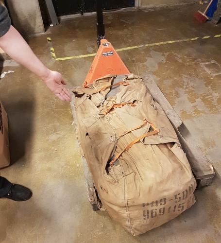 Soviet water pool / swimming pool, 5000 l, surplus, one-off item. The disgusting brown sack pack.