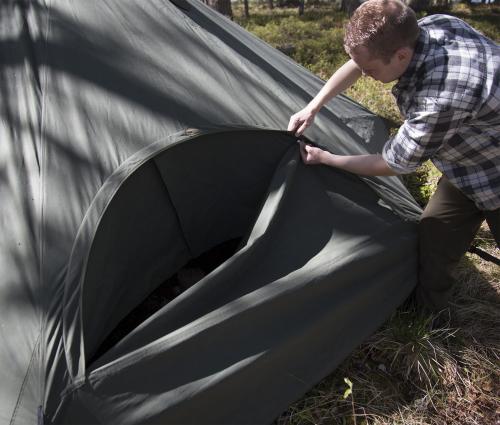 Savotta Hawu 8 tent components. Zipper entrance.