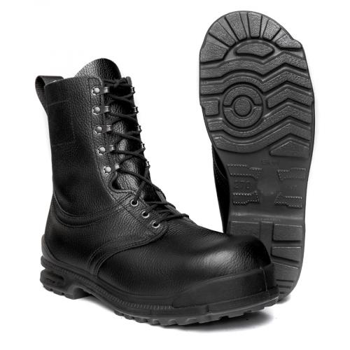 Swedish M90 winter combat boots