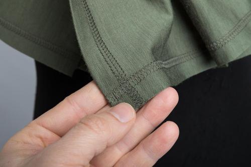 Särmä Square Scarf, Merino Wool. Hemmed edge with flat seams