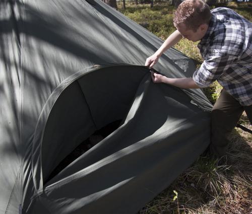 Savotta Hawu 8 tent. Zippered entrance cover.