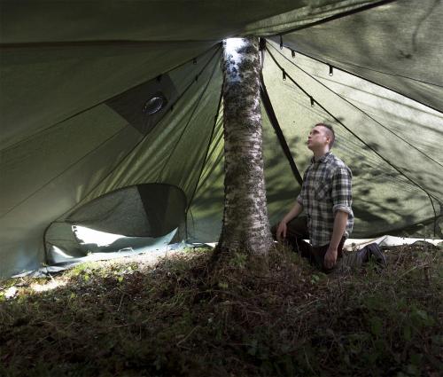 Savotta Hawu 8 tent. Hawu pitched around a tree.