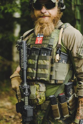 Särmä TST PC18 Plate Carrier w. Elastic Cummerbund. Elastic Mag Pouch Cummerbund pictured (sold separately).