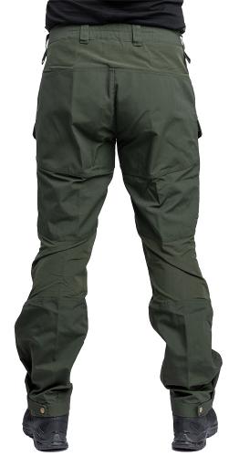 Särmä Outdoor Pants. This 186 cm tall size Large hunk is wearing size Large Long trousers.