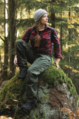Särmä Outdoor Pants. Model's height 160 cm, seat 87 cm, waist 70 cm and chest circumference 85 cm. Worn clothes are size X-Small Regular.