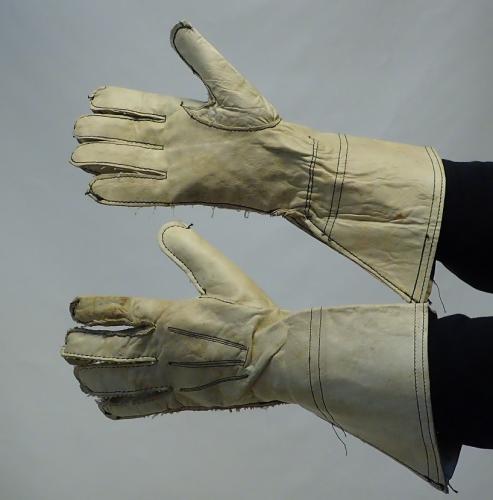 British dispatch rider gauntlets, WW2 #1 British dispatch rider gauntlets, WW2 #1