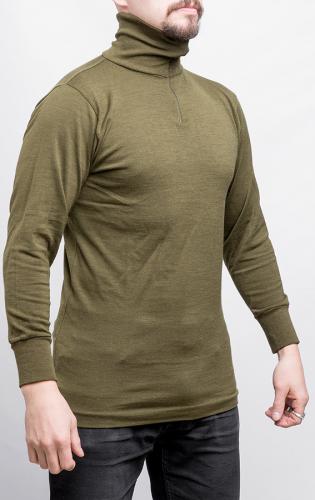 Italian Turtleneck Shirt, Surplus. Our model's strategic measurements are 176 / 96 cm, and he wears size Medium.