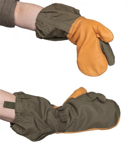 US M-1951 shell mittens with trigger finger, olive green, surplus. Displayed here is the useless loop for folding the trigger finger out of the way.