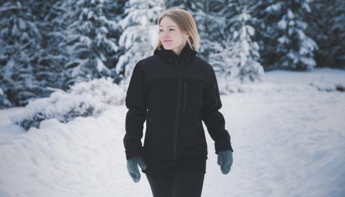 Särmä Wool Fleece Jacket. The model (154 cm / 5'0") is wearing a size X-Small.