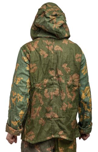 CCCP KZS camouflage jacket, surplus . Our model is size Medium & 175 cm tall, wearing size 2.