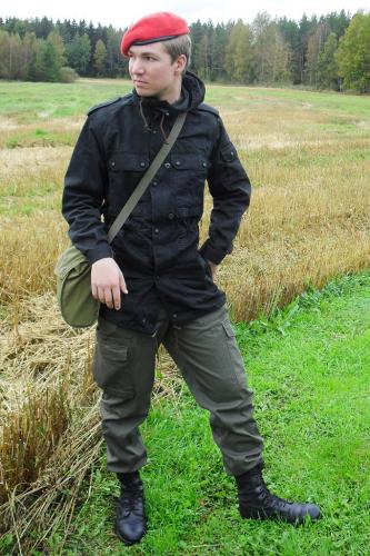 BW beret, red, surplus. Lekalooks 2012, Akseli