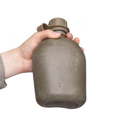 US 1 qt canteen, surplus.