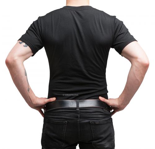 Särmä Merino Wool T-shirt. Our model's measurements are about 175 / 96 cm, wearing size Medium shirt.
