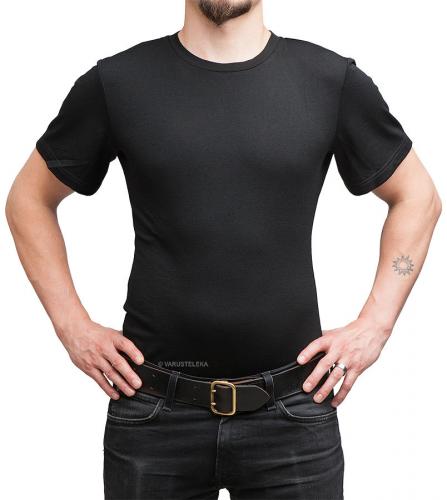 Särmä Merino Wool T-shirt. Our model's measurements are about 175 / 96 cm, wearing size Medium shirt.