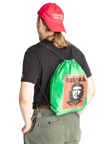 Cha Guevara drawstring bag, surplus. This bag might be a red cloth for some. To play it safe, balance your appearance with mixed signals!