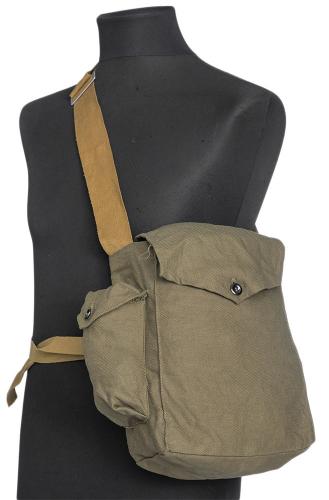 Soviet GP-7 gas mask with carrying bag, black, surplus. A bag is included!