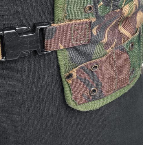 Dutch M93 ALICE-style Combat Vest w.o. Belt, DPM, Surplus. Signs of use, nothing that would cause you to lose a war. Very unlikely to be anything more serious than this.