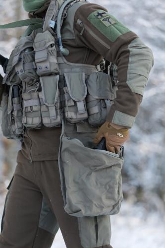 Swedish SVS 12 Combat Vest With Pouches, Green, surplus. 