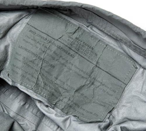 US IMSS Modular Sleeping Bag System, black/green, w. UCP Gore-Tex cover, surplus.