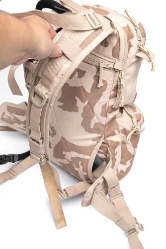 Czech Daypack with Hydration Bladder, Desert Vz95, Surplus. Adjustable shoulder straps.