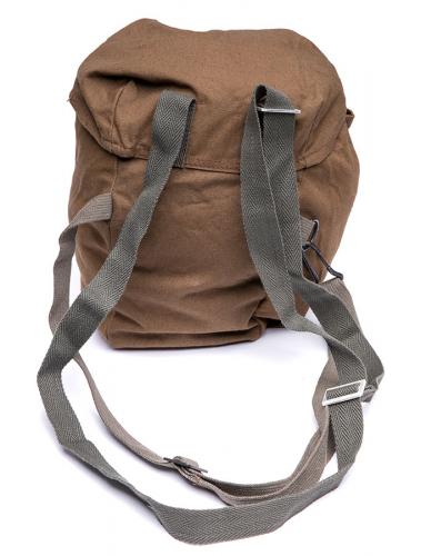 Finnish M/61 Gas Mask with Carrying Bag, Surplus.
