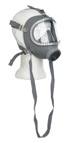 Finnish M/65 Gas Mask with Carrying Bag, Surplus. 