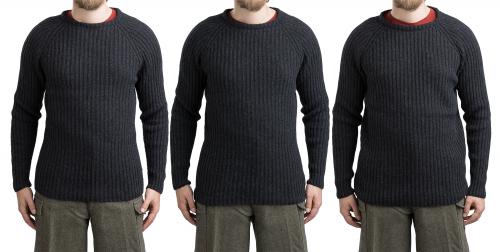 Särmä Merino Wool Sweater. The model in the picture is 175 cm (5’9”) tall, with a 98 cm (38.6”) chest and ja 86 cm (33.9”) waist. He is wearing a size S on the left, size M on the middle and size L on the right.