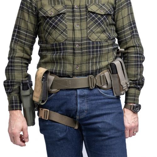 Särmä TST Cobra Dutybelt. The webbing is double-laid and treated with resin to make it reasonably stiff without feeling like a steel band. It works really nicely as a duty belt and you can easily hang a sidearm from it too.