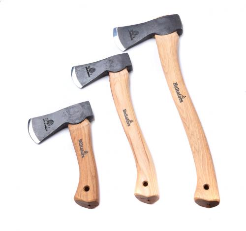 Hultafors Hultån Hatchet. From the left: Hultafors Ågelsjön, Hultafors Hultån , and Hultafors Ekelund. So, this axe is in the middle.