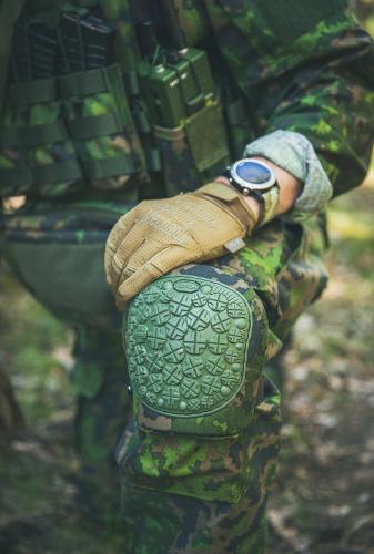 Alta Industries AltaContour 360 kneepads.