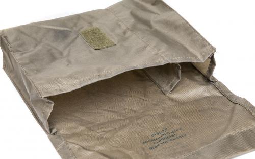 BW Shoe Care Set, Surplus. Divider inside the pouch.