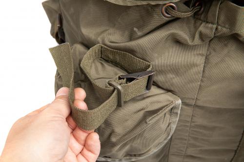 Austrian "ALICE" Style Rucksack with Carrying Yoke, Surplus. Stabilizing straps above the side pouches for longer objects.