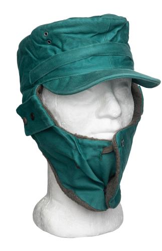 Austrian Field Cap, Winter Model, Fun Green, Surplus. The flaps can also be adjusted to protect your lower face.