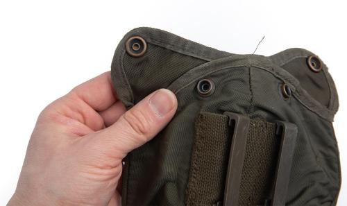 Austrian KAZ 75 Canteen Pouch, Green, Surplus. Closed by two sturdy snap-fasteners.