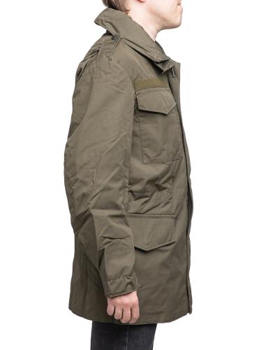 Austrian Field Jacket w. Membrane, Surplus, Unissued. Model's size Medium Regular (175 / 98 cm), with size Small Regular (170-180 / 88-92 cm) jacket worn with just a field shirt underneath. These run large!