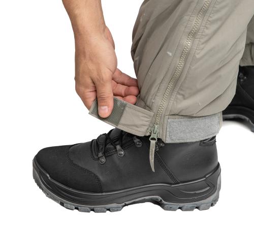 US ECWCS Gen III Level 7 Thermal Pants, Surplus, Urban Gray. Adjustment in the cuffs.