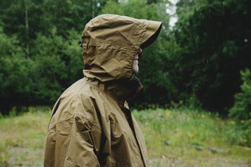 Beyond L6 Gore-Tex Hardshell Jacket, Coyote Brown, surplus. Model's height is 192 cm and chest circumference 110 cm, wearing size Large Long.