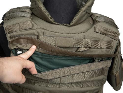 Sioen M2010 Tactical Vest, NIJ IIIA, Olive Green. Armor plate pocket in the rear. The shoulder straps are also adjustable with a quick-release.