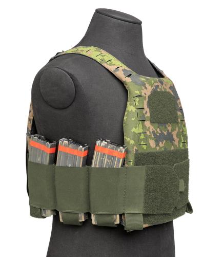 Särmä TST Elastic Mag Pouch Cummerbund. The rearmost pouch is wider for larger items. Flashlight / pistol mag pouch in the front.