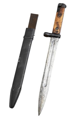 M.1940 Tokarev Bayonet with Sheath and Frog, Polished Handle, Good Condition M.1940 Tokarev Bayonet with Sheath and Frog, Polished Handle, Good Condition