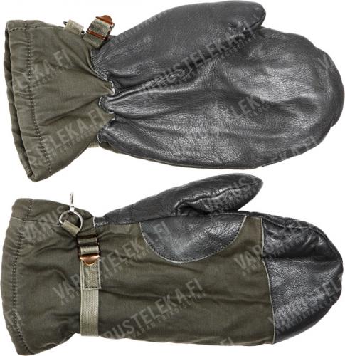 BW mittens, olive drab, surplus BW mittens, olive drab, surplus