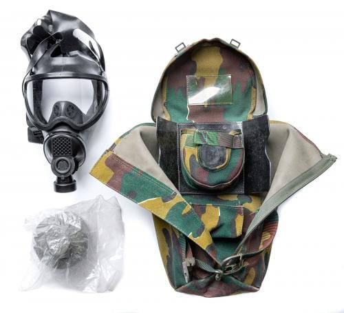 Belgian BEM 4 GP gas mask with carrying bag, surplus. 