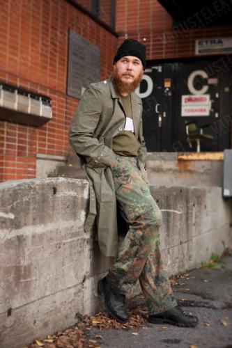 BW Cargo Pants, Flecktarn, surplus. Lekalooks 2011, Eric. "I like to dress casually and don't usually mind what others think about me. Dressing like a homeless person will always get you seat in public transport, because you'll look unsanitary."