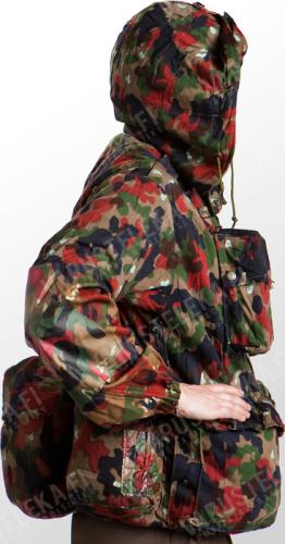 Swiss super field jacket M70, Alpenflage, surplus. We filled the pockets to make them stand out.