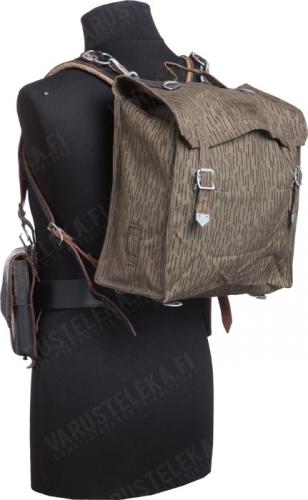 Austrian Y-suspenders, leather, surplus. NVA Sturmgepäck is not included
