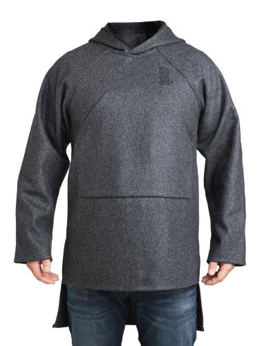 Administrative Results Blanket Shirt. The model's chest circumference is 46.5 inches and height 5'10, wearing size S/M.