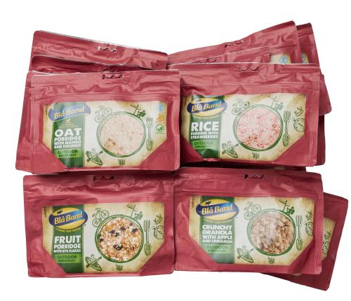 Blå Band Outdoor Meal Assortment, 20-pack. The box contains 5 bags of four different flavors, so in total 20 breakfast portions.