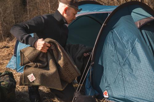 BW Wool Blanket, Unissued. Forget the wimpy sleeping bags and freeze your ass off inside a military surplus blanket.