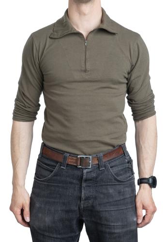 BW Turtleneck Shirt, surplus. Model height 181 cm, chest circumference 96 cm, waist circumference 88 cm. Wearing size 5.